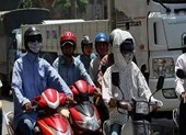Những điều cần lưu ý khi đi xe máy dưới trời nắng nóng