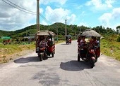 2 du khách bị gãy xương trong tai nạn xe tuk tuk