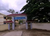 Chó xông vào sân trường cắn 6 học sinh nhập viện