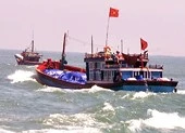 Một tàu của ngư dân bị tàu Trung Quốc cướp phá?