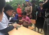 Nơi bác sĩ thường xuyên đỡ đẻ bên vách núi, lưng chừng đèo