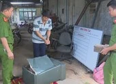 Kẻ trộm ‘trình diễn’ việc đục két tại công an