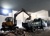 Tháo dỡ khu nhà kiểu Hoa xây dựng trái phép