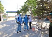 Ninh Thuận tất bật phun thuốc khử trùng chống dịch COVID-19