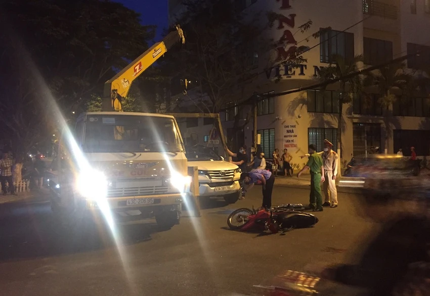 Nữ giáo viên bị tông tử vong khi đón con đi học về ảnh 1
