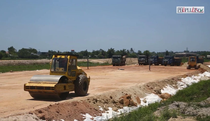 Một số công trình trọng điểm của TP Đà Nẵng thiếu vật liệu xây dựng, đất san lấp dẫn đến ảnh hưởng tới tiến độ. Ảnh: NGÔ QUANG. Một số công trình trọng điểm của TP Đà Nẵng thiếu vật liệu xây dựng, đất san lấp dẫn đến ảnh hưởng tới tiến độ. Ảnh: NGÔ QUANG.
