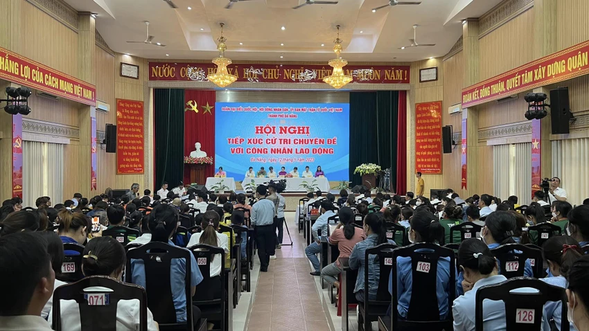 Công nhân và người lao động đang cần hỗ trợ vay vốn để mua nhà ở xã hội. Công nhân và người lao động đang cần hỗ trợ vay vốn để mua nhà ở xã hội.