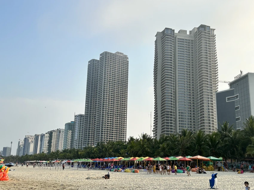 Các dự án nằm sát biển ở Đà Nẵng. Ảnh: TV. Các dự án nằm sát biển ở Đà Nẵng. Ảnh: TV.