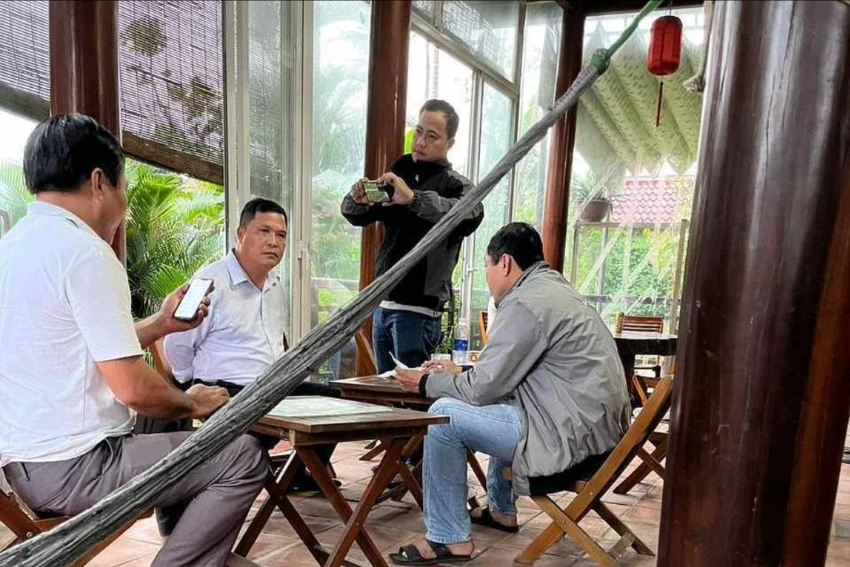 cưỡng đoạt tiền