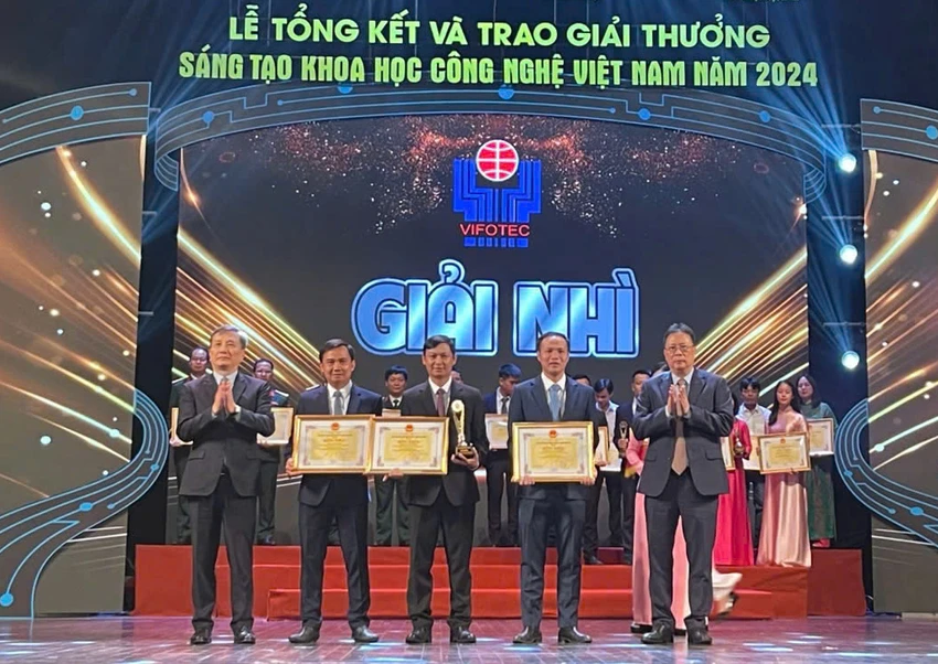 evncpc-giai-nhi.jpg