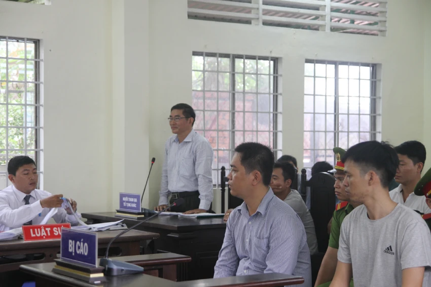 Xuất hiện nhiều tình tiết mới ở phiên xử 2 cựu công an ảnh 2