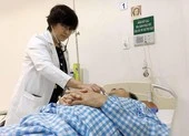 Cắt lể nặn máu độc, người đàn ông nhiễm khuẩn huyết nguy kịch