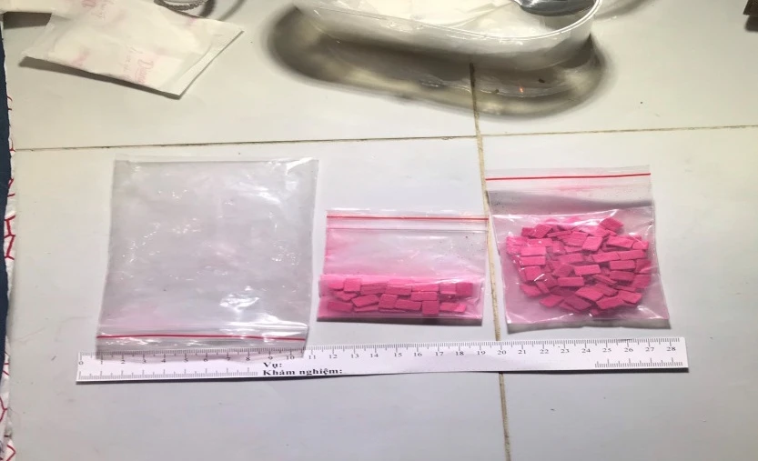 Bắt phụ nữ chuyển 2 kg ma túy từ Campuchia về Việt Nam ảnh 3 Bắt phụ nữ chuyển 2 kg ma túy từ Campuchia về Việt Nam ảnh 3