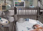 Bé 3 tháng nguy kịch vì uống sữa non trộn với sữa mẹ
