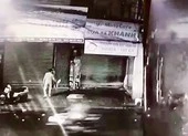Tưới xăng đốt nhà trong đêm, người đàn ông bị bắt