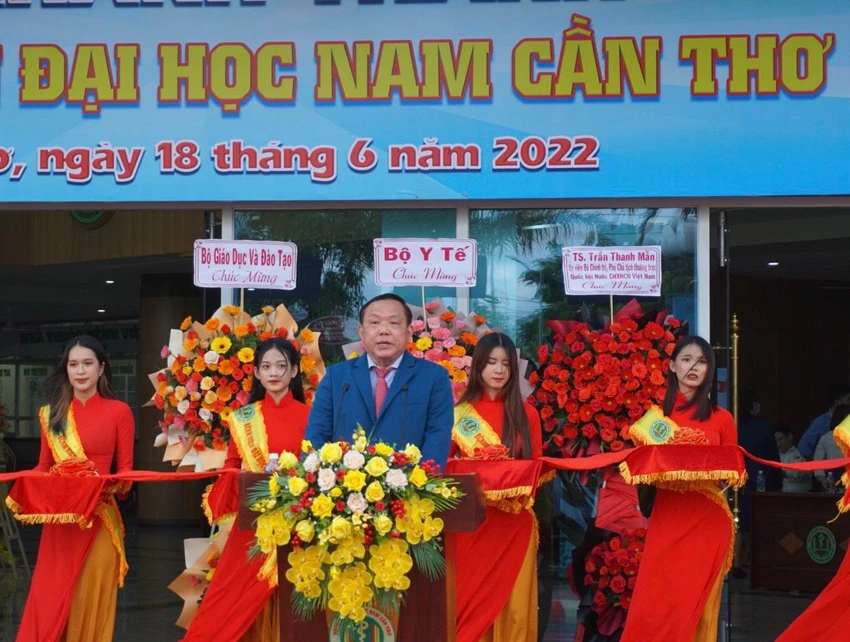 Tiến sĩ – Luật sư Nguyễn Tiến Dũng – Chủ tịch Hội đồng trường Trường Đại học Nam Cần Thơ - Chủ tịch Công ty TNHH MTV Bệnh viện Đại học Nam Cần Thơ. Ảnh: HD Tiến sĩ – Luật sư Nguyễn Tiến Dũng – Chủ tịch Hội đồng trường Trường Đại học Nam Cần Thơ - Chủ tịch Công ty TNHH MTV Bệnh viện Đại học Nam Cần Thơ. Ảnh: HD