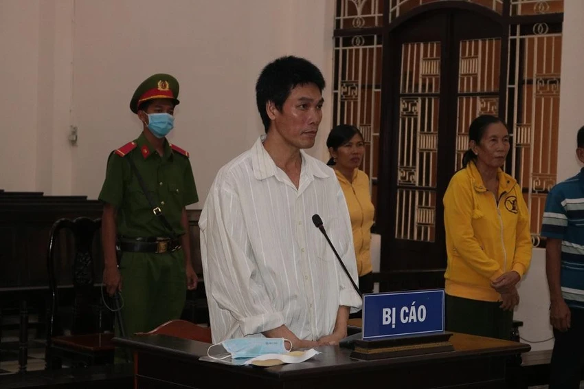 Bị cáo Võ Phong Phú. Bị cáo Võ Phong Phú.
