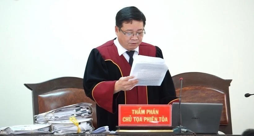 HĐXX phúc thẩm TAND Cấp cao tại TP.HCM tuyên sửa một phần bản án sơ thẩm theo kháng nghị của VKS HĐXX phúc thẩm TAND Cấp cao tại TP.HCM tuyên sửa một phần bản án sơ thẩm theo kháng nghị của VKS