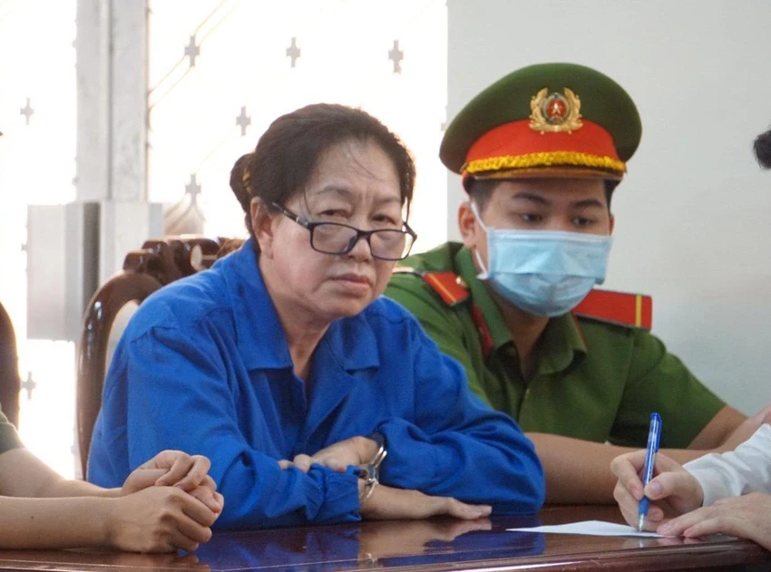 Mười Tường tiếp tục bị cáo buộc đã buôn lậu trên 200.000 tấn đường với giá trị hơn 2.800 tỉ đồng