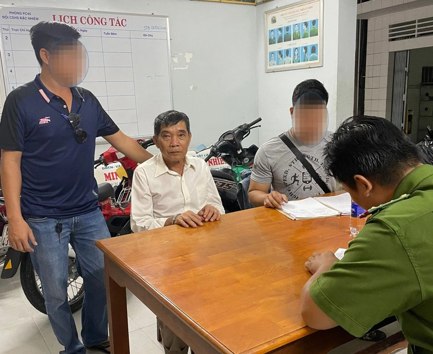 phá buồng giam phá buồng giam