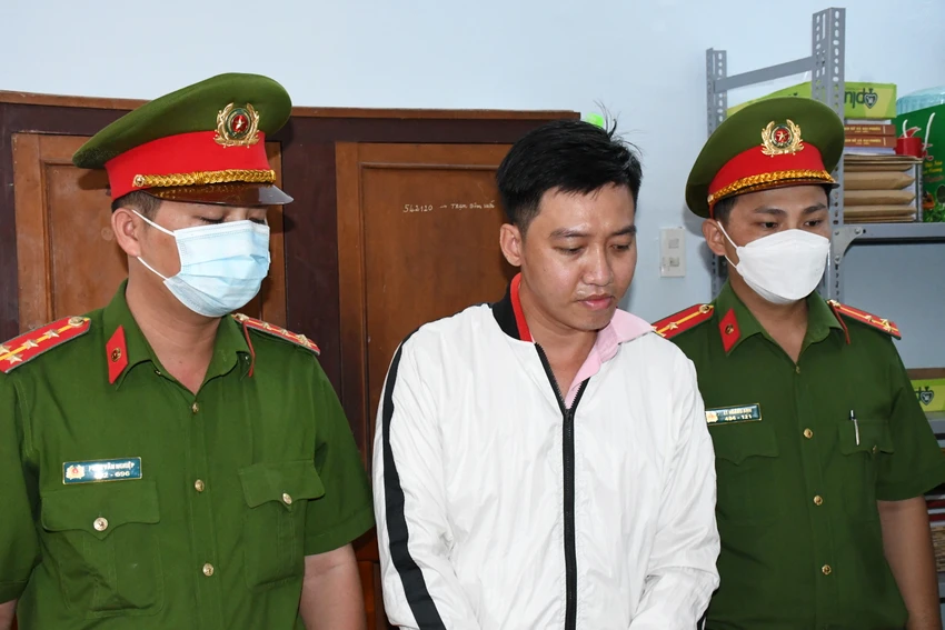 cán bộ tín dụng lừa đảo Công an thi hành lệnh bắt tạm giam Nguyễn Thành Tâm