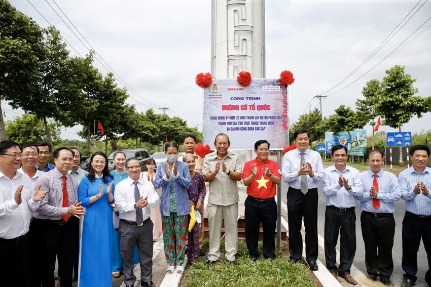Khánh thành công trình Đường cờ Tổ quốc tại Cần Thơ Khánh thành công trình Đường cờ Tổ quốc tại Cần Thơ