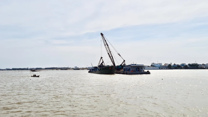 Khai thác cát sông ở An Giang Khai thác cát sông ở An Giang