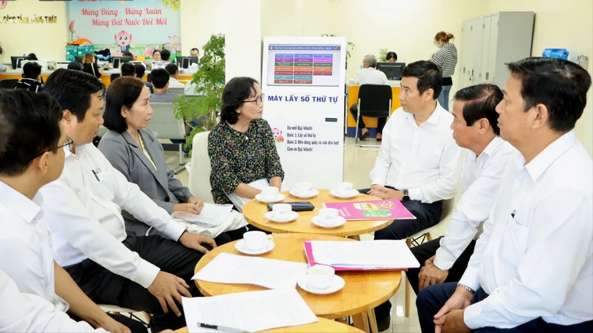 dong-hanh-cung-doanh-nghiep-dong-thap.jpg