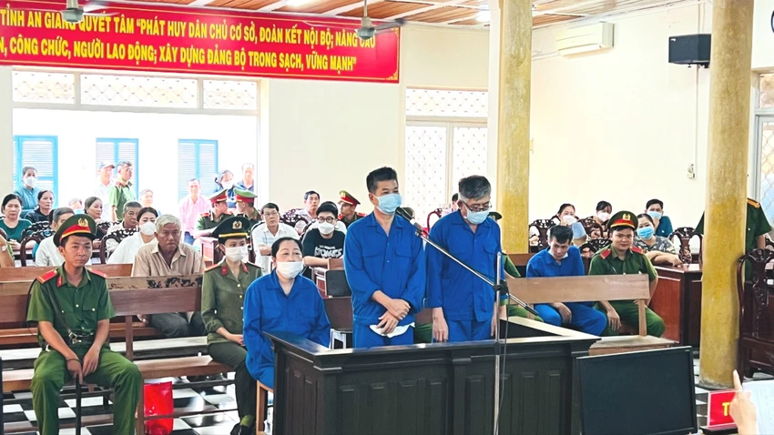 tuyen-an-rua-tien.jpg