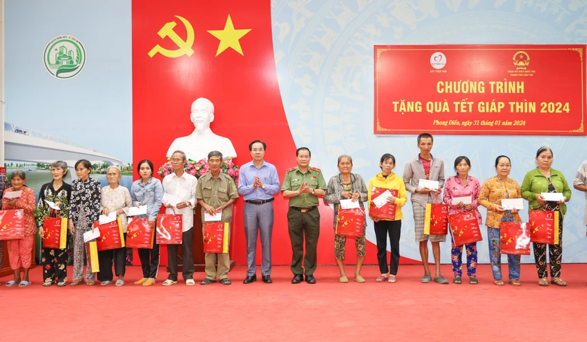 dai-bieu-quoc-hoi-tp-can-tho.JPG