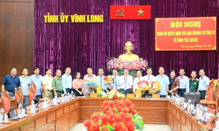 luan-chuyen-can-bo-vinh-long.jpeg