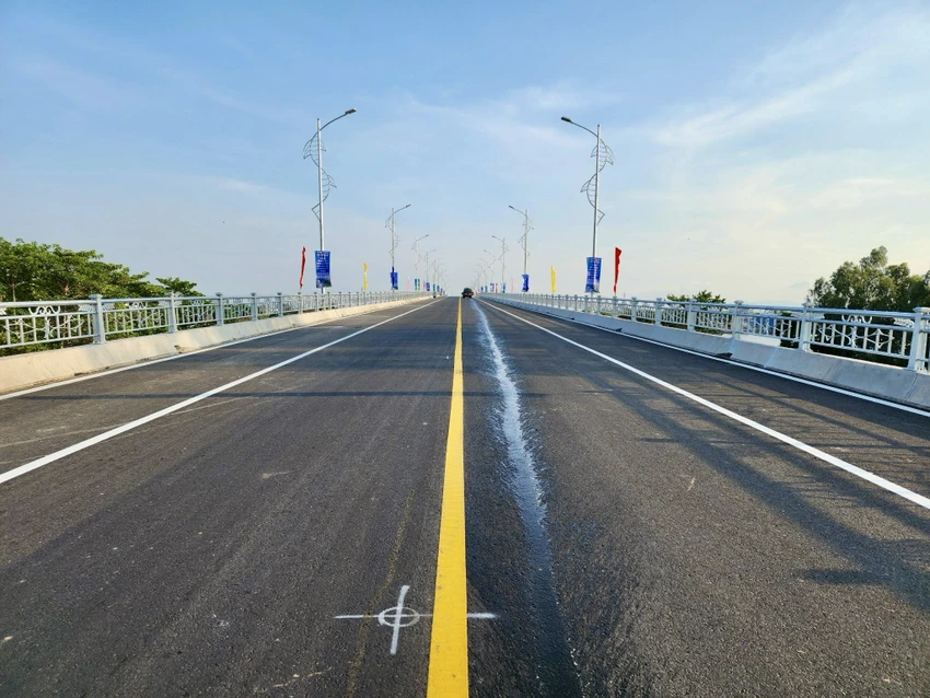 thong-xe-cau-chau-doc-3.jpg
