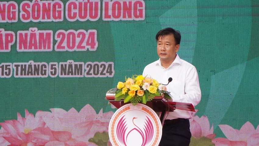 Phó Chủ tịch UBND tỉnh Đồng Tháp Nguyễn Phước Thiện phát biểu khai mạc Hội chợ Công thương