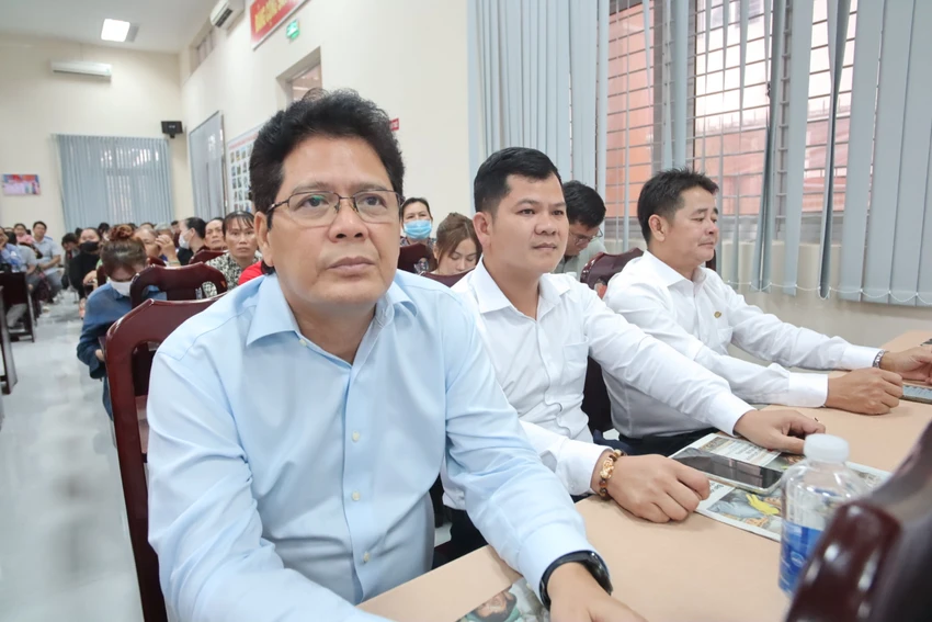 den-tren-bien-tien-giang-6.jpg