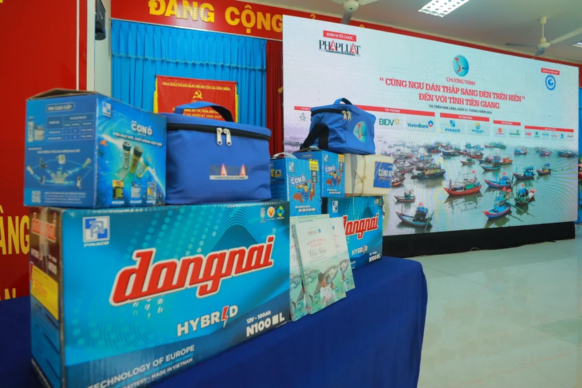 den-tren-bien-tien-giang-9.jpg