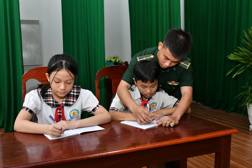 tuyen-truyen-phap-luat-bien-gioi-1.jpg