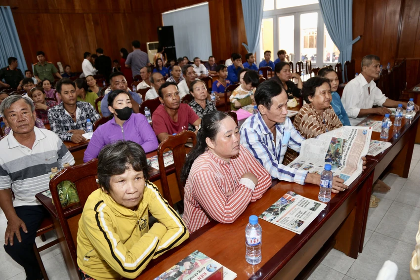 anh-sang-den-tre-bien-kien-giang-17.jpg