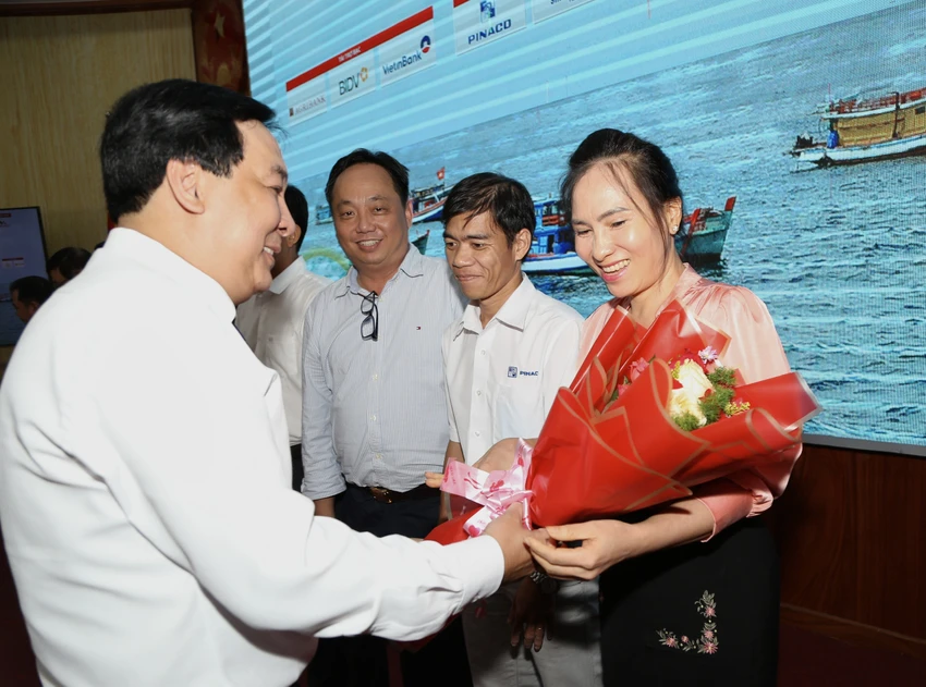 trao-qua-kien-giang-17.jpg