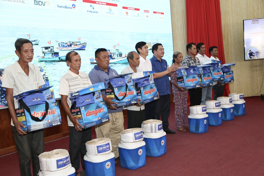 trao-qua-kien-giang-24.jpg