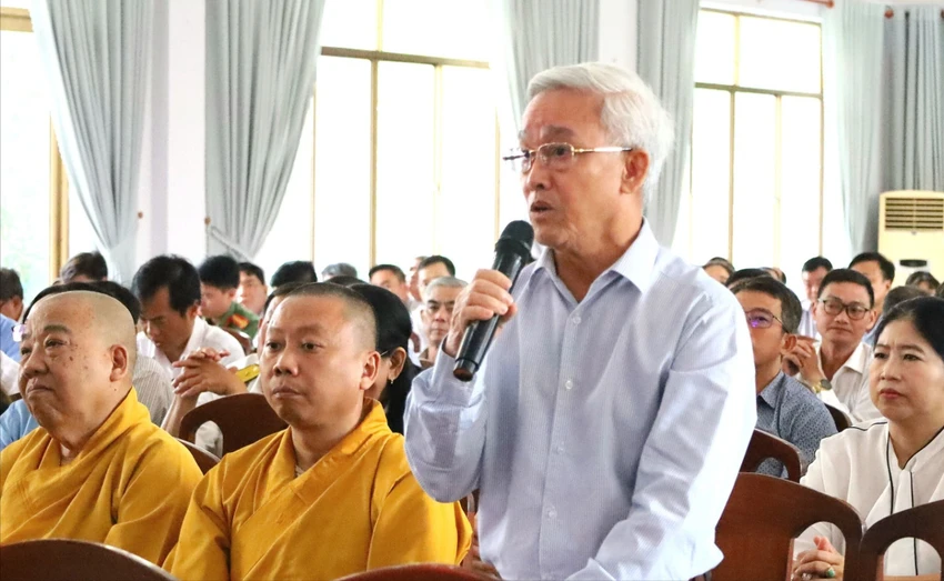 thu-tuong-pham-minh-chinh-tiep-xuc-cu-tri-binh.jpg