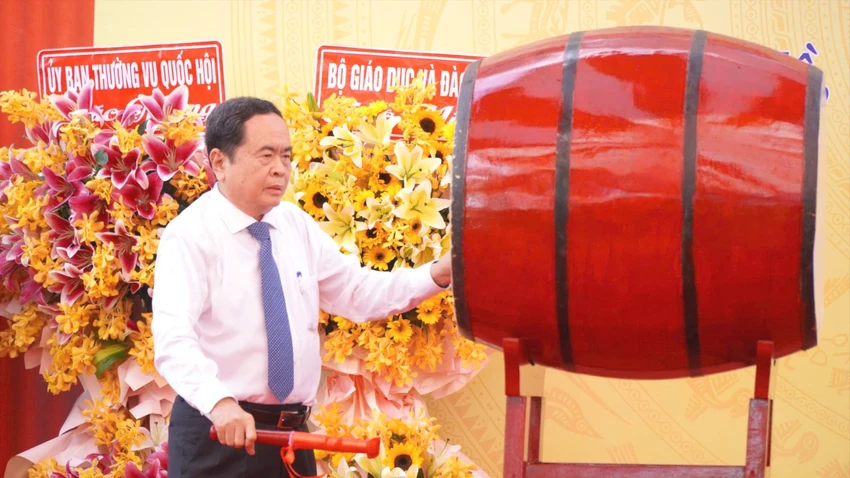chu-tich-quoc-hoi-khai-giang.jpg
