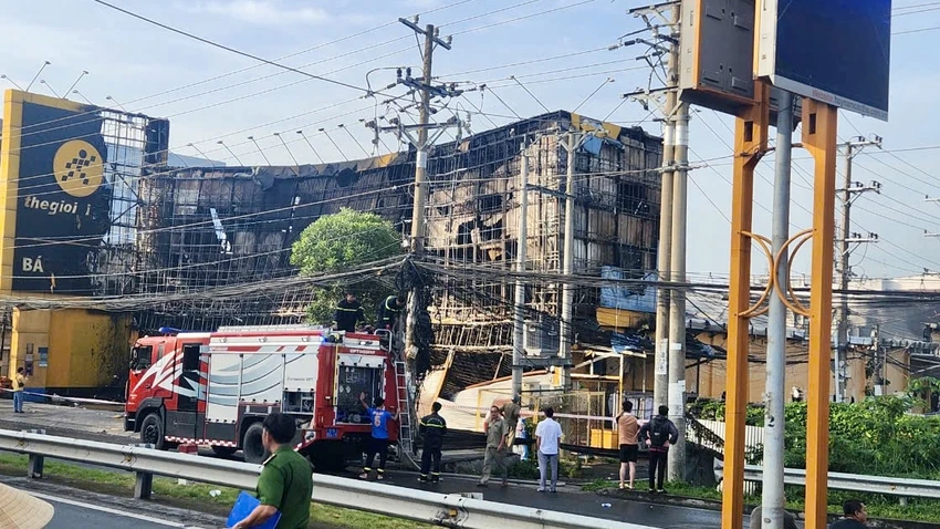cháy cửa hàng điện máy xanh anh giang