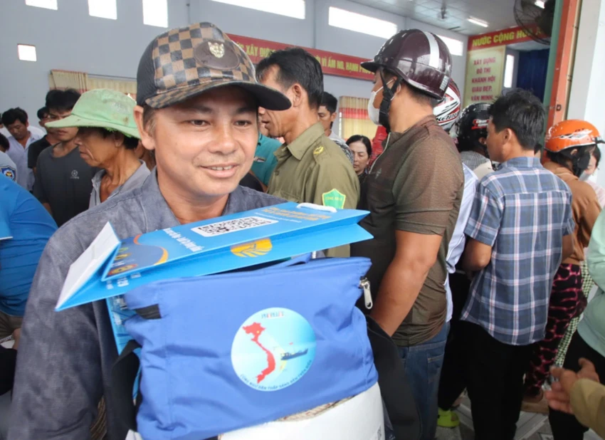den-tren-bien-tinh-ca-mau-18.jpg