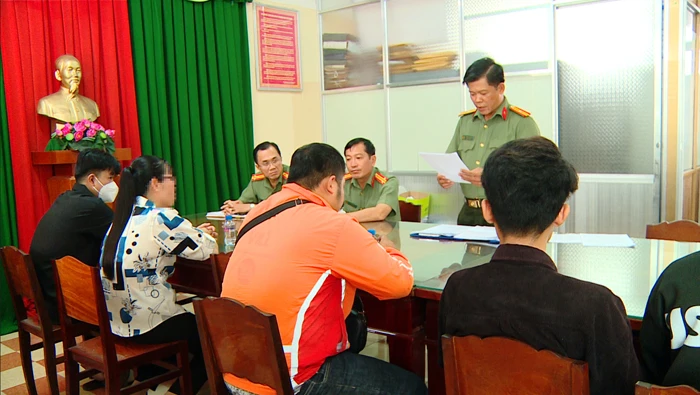 xa-hoi-den-dong-thap-tai-khoan-ngan-hang.jpg