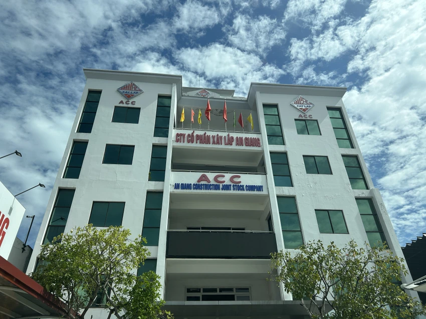 khai-thac-dat-cong-ty-cp-xay-lap-an-giang-2.JPG