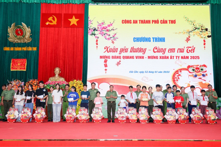 xuân chiến sĩ công an tp cần thơ