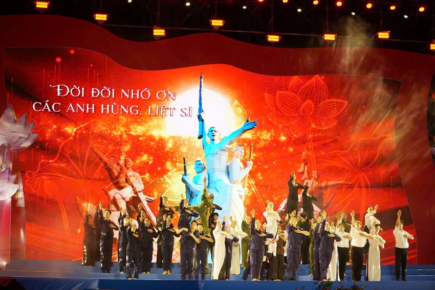 50-nam-ngay-gia-phong-dong-thap.jpg