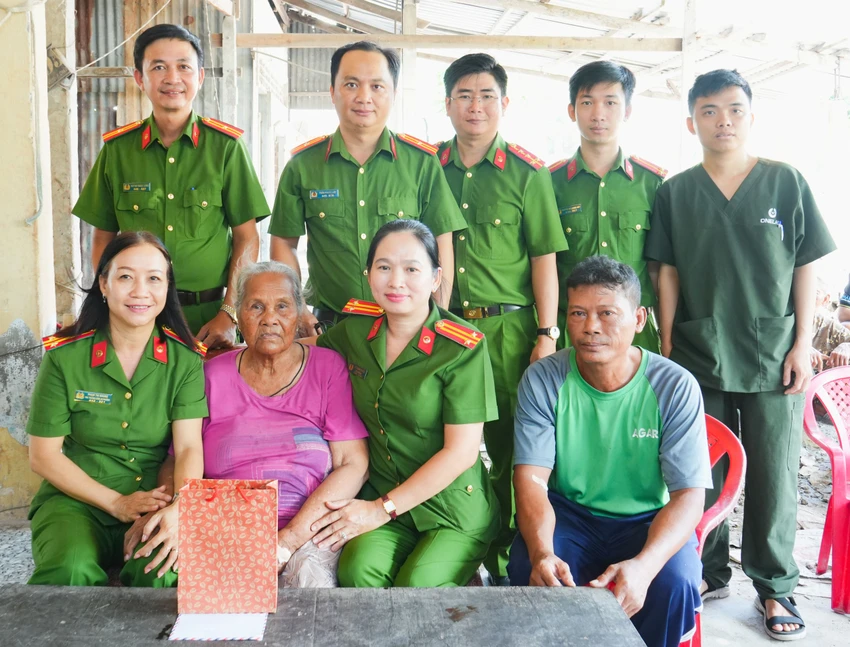 than-nhan-liet-si-mau-adn-3.jpg