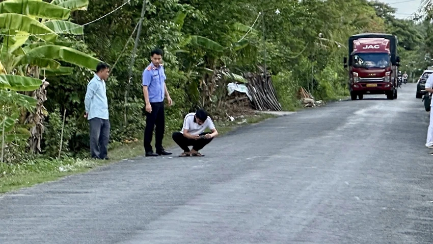 Cơ quan điều tra VKSND Tối cao kiểm tra lại khu vực xảy ra vụ tai nạn giao thông ở Vĩnh Long làm nữ sinh tử vong Tai nạn giao thông ở vĩnh long,nữ sinh,vksnd tối cao, Không truy cứu trách nhiệm hình sự