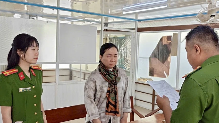 thủ quỹ ngân hàng,an giang,lừa đảo